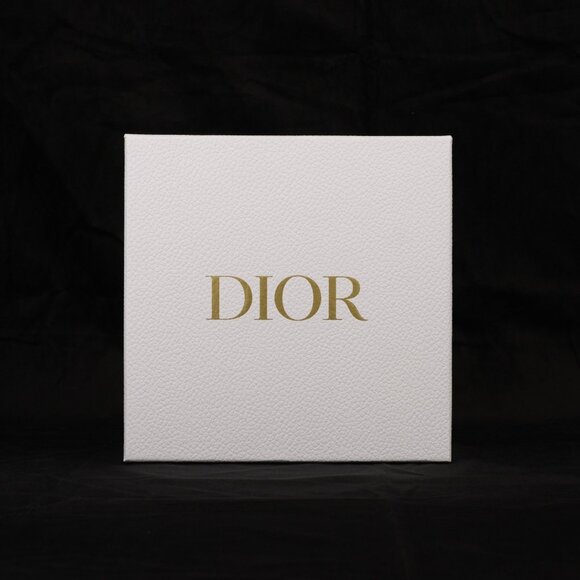 Christian Dior White Gift Box - Picture 2 of 6